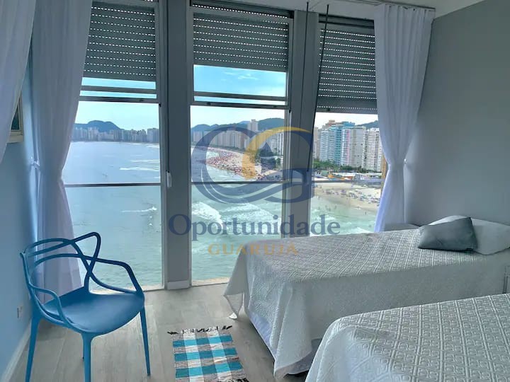 Apartamento Frente ao Mar nas Pitangueiras, Guarujá - SP