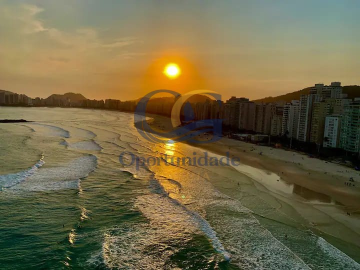 Apartamento Frente ao Mar nas Pitangueiras, Guarujá - SP