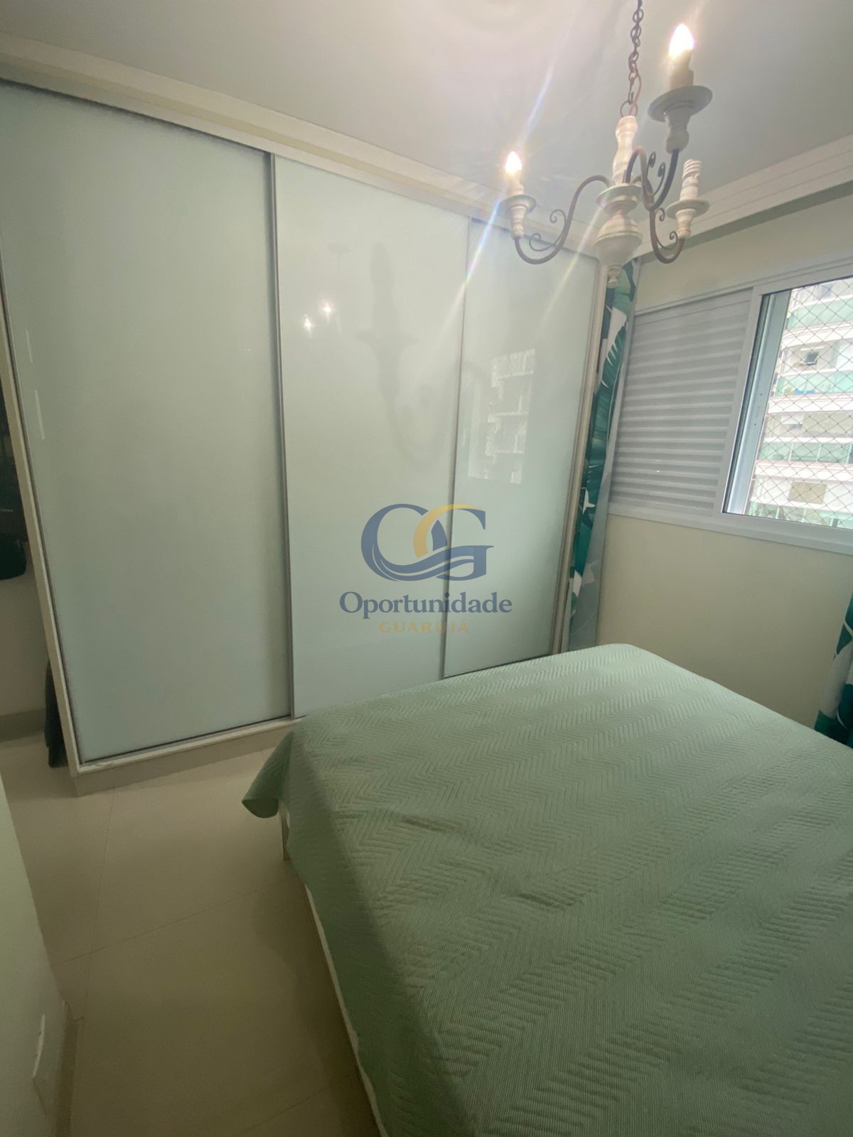 Apartamento na Praia das Pitangueiras, Guarujá - SP