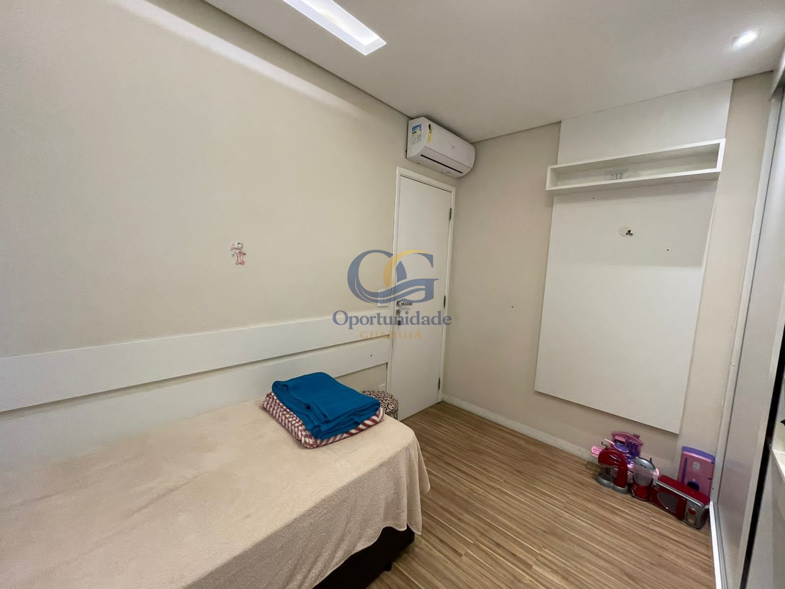 Apartamento na Praia das Astúrias, Guarujá - SP