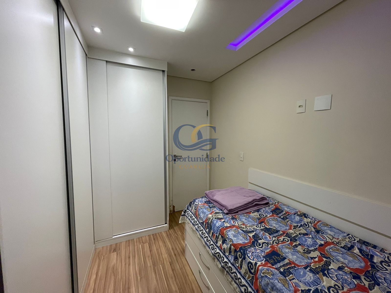 Apartamento na Praia das Astúrias, Guarujá - SP