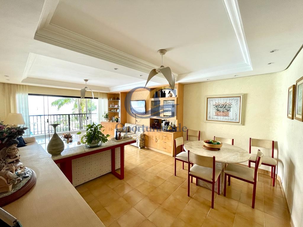 Apartamento na Praia das Pitangueiras, Guarujá - SP