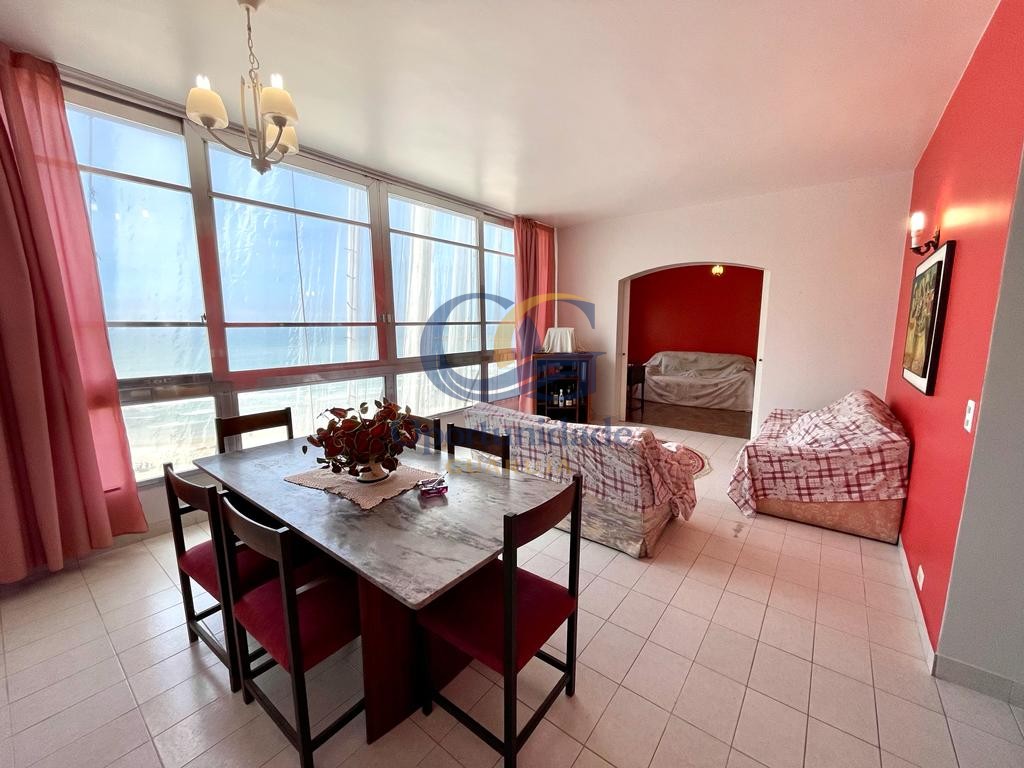 Apartamento na Praia das Pitangueiras, Guarujá - SP
