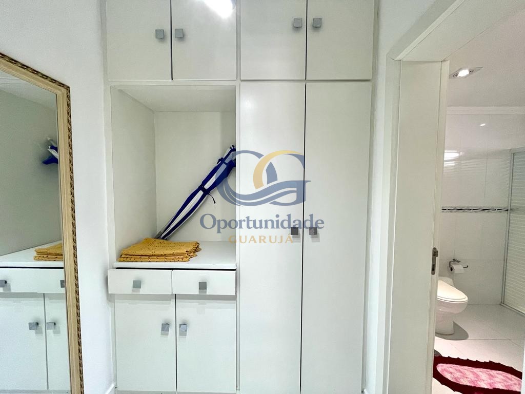 Apartamento na Praia das Pitangueiras, Guarujá - SP