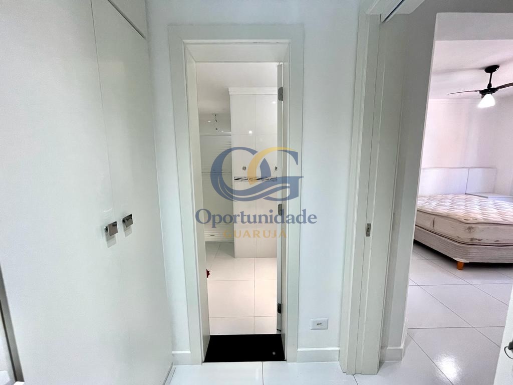 Apartamento na Praia das Pitangueiras, Guarujá - SP