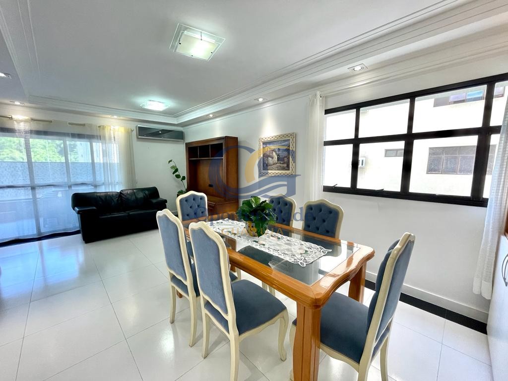 Apartamento na Praia das Pitangueiras, Guarujá - SP
