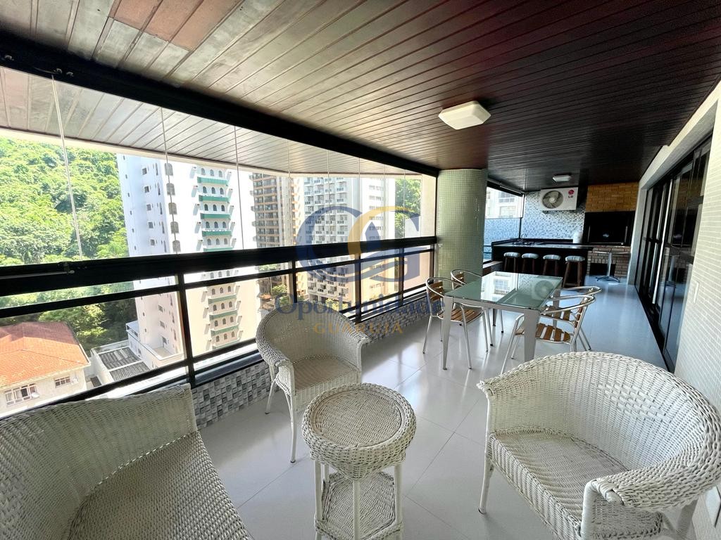 Apartamento na Praia das Pitangueiras, Guarujá - SP