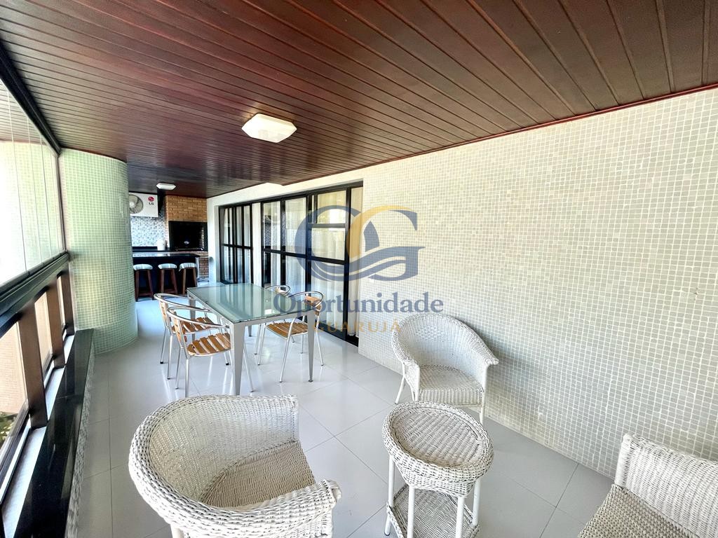 Apartamento na Praia das Pitangueiras, Guarujá - SP