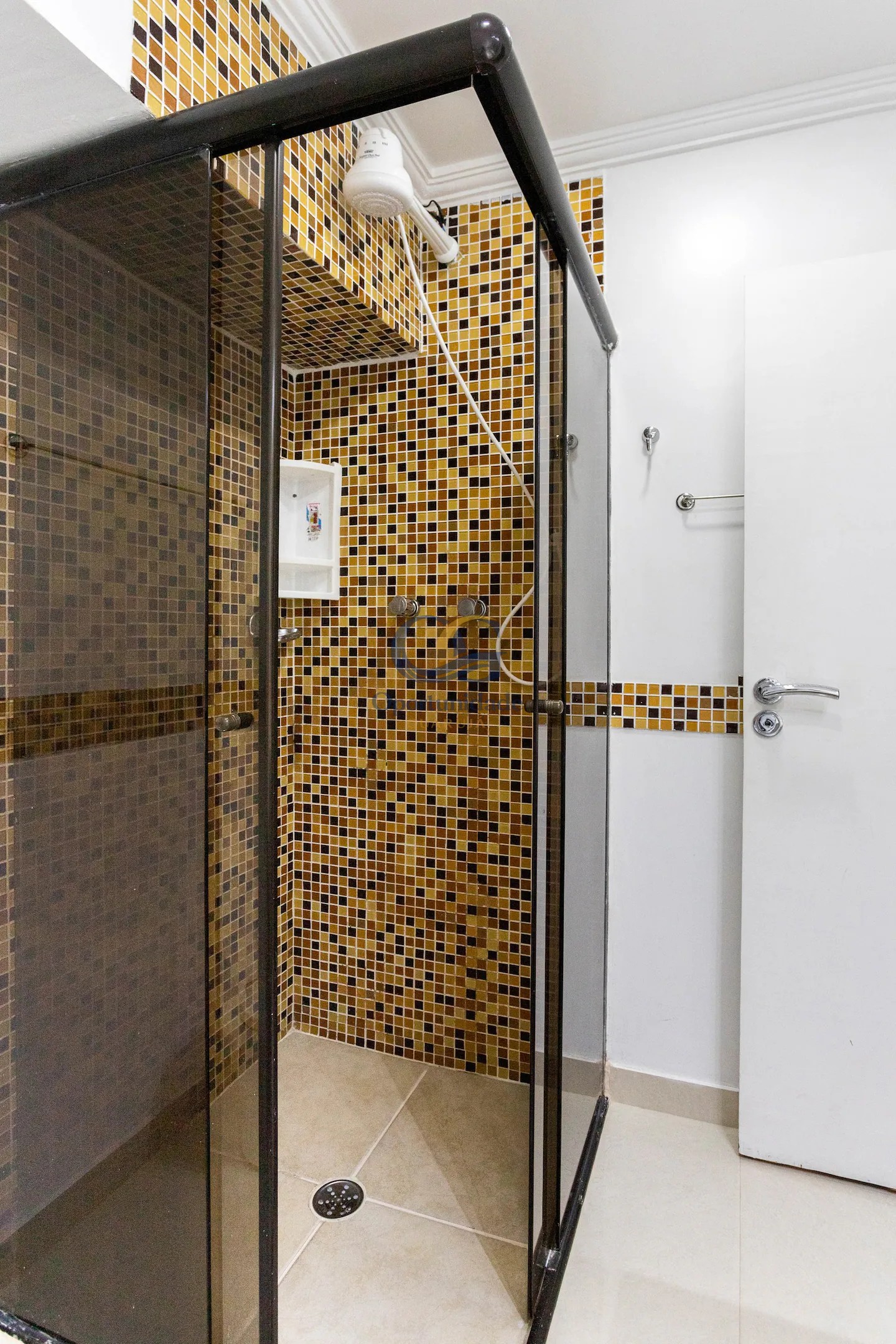 Apartamento na Praia das Pitangueiras, Guarujá - SP