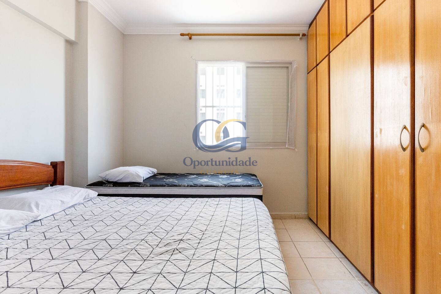 Apartamento na Praia das Pitangueiras, Guarujá - SP