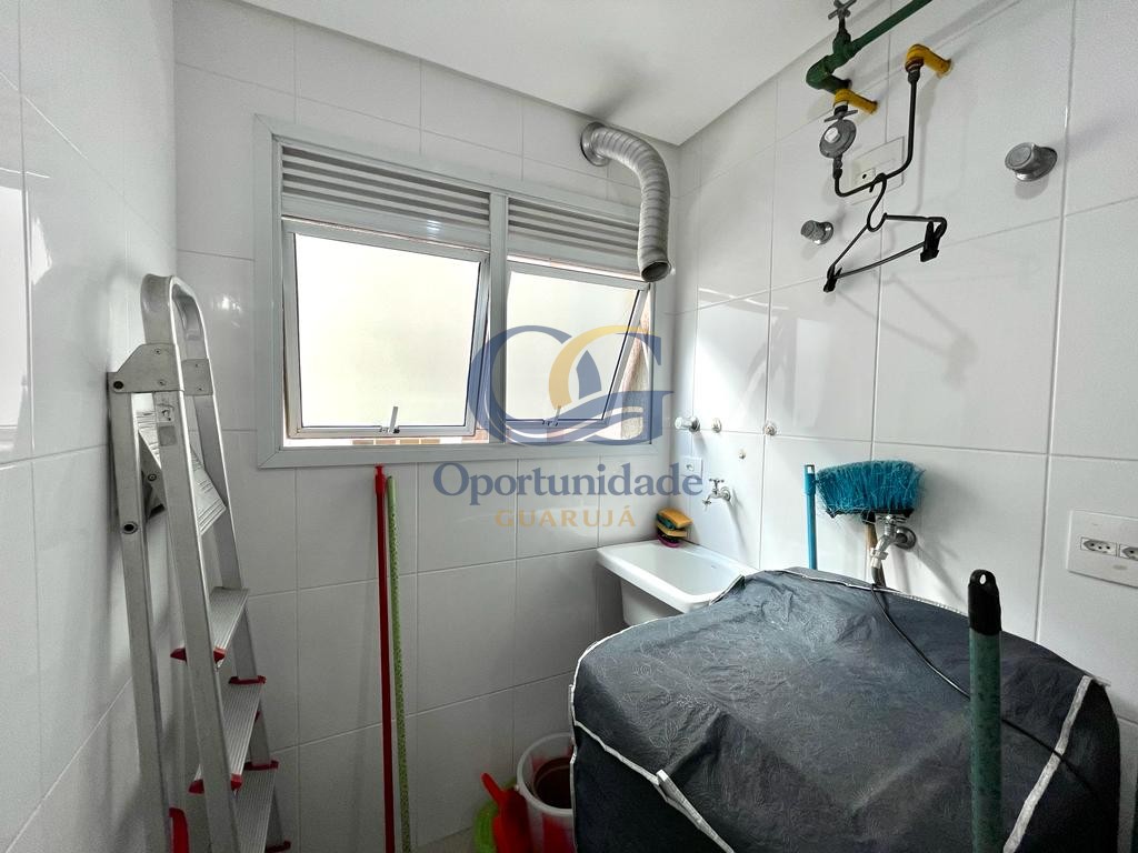 Apartamento na Praia das Pitangueiras, Guarujá - SP