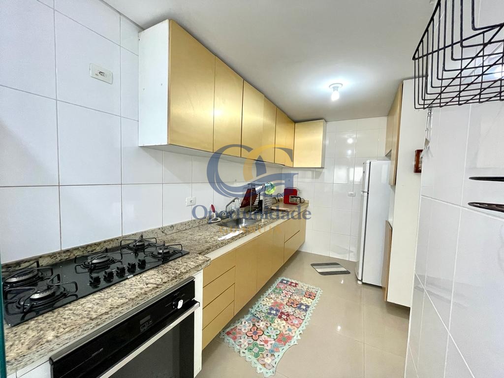 Apartamento na Praia das Pitangueiras, Guarujá - SP
