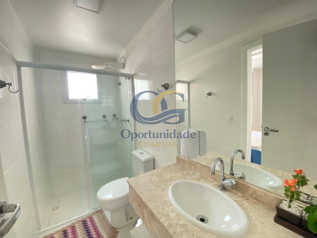 Apartamento na Praia das Pitangueiras, Guarujá - SP