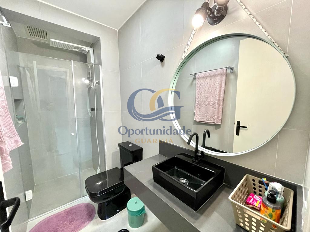 Apartamento na Praia das Pitangueiras, Guarujá - SP