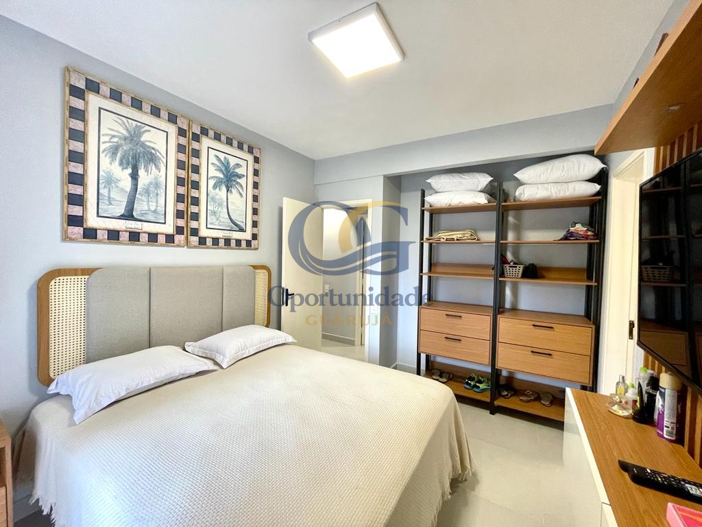 Apartamento na Praia das Pitangueiras, Guarujá - SP