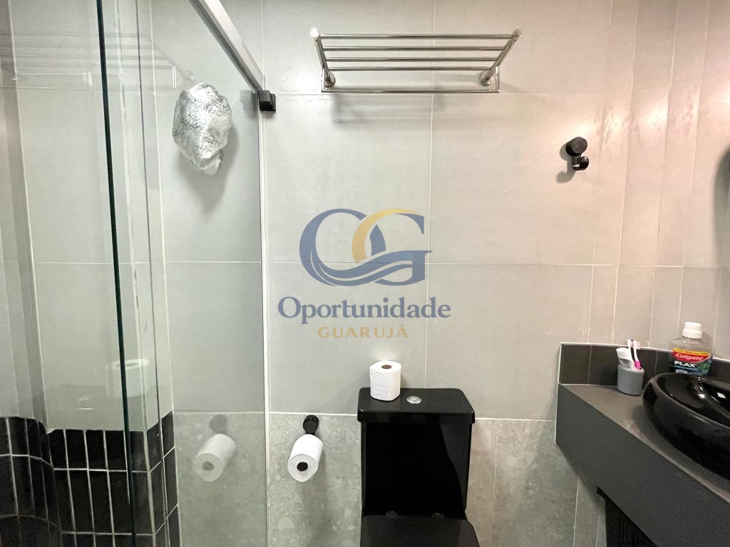 Apartamento na Praia das Pitangueiras, Guarujá - SP