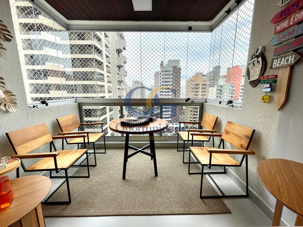 Apartamento na Praia das Pitangueiras, Guarujá - SP
