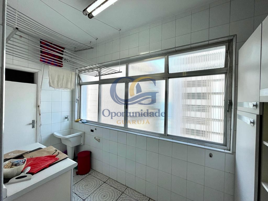 Apartamento na Praia das Pitangueiras, Guarujá - SP