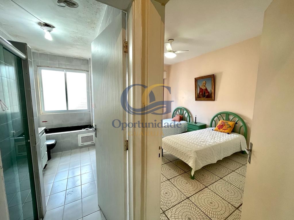 Apartamento na Praia das Pitangueiras, Guarujá - SP