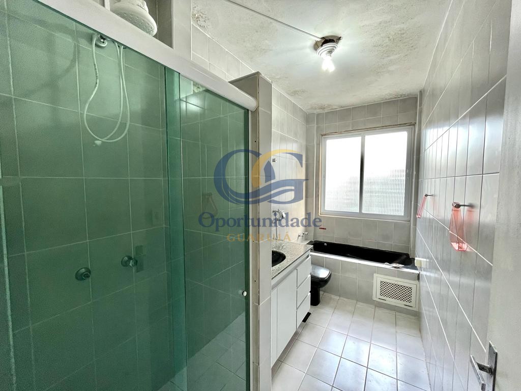 Apartamento na Praia das Pitangueiras, Guarujá - SP