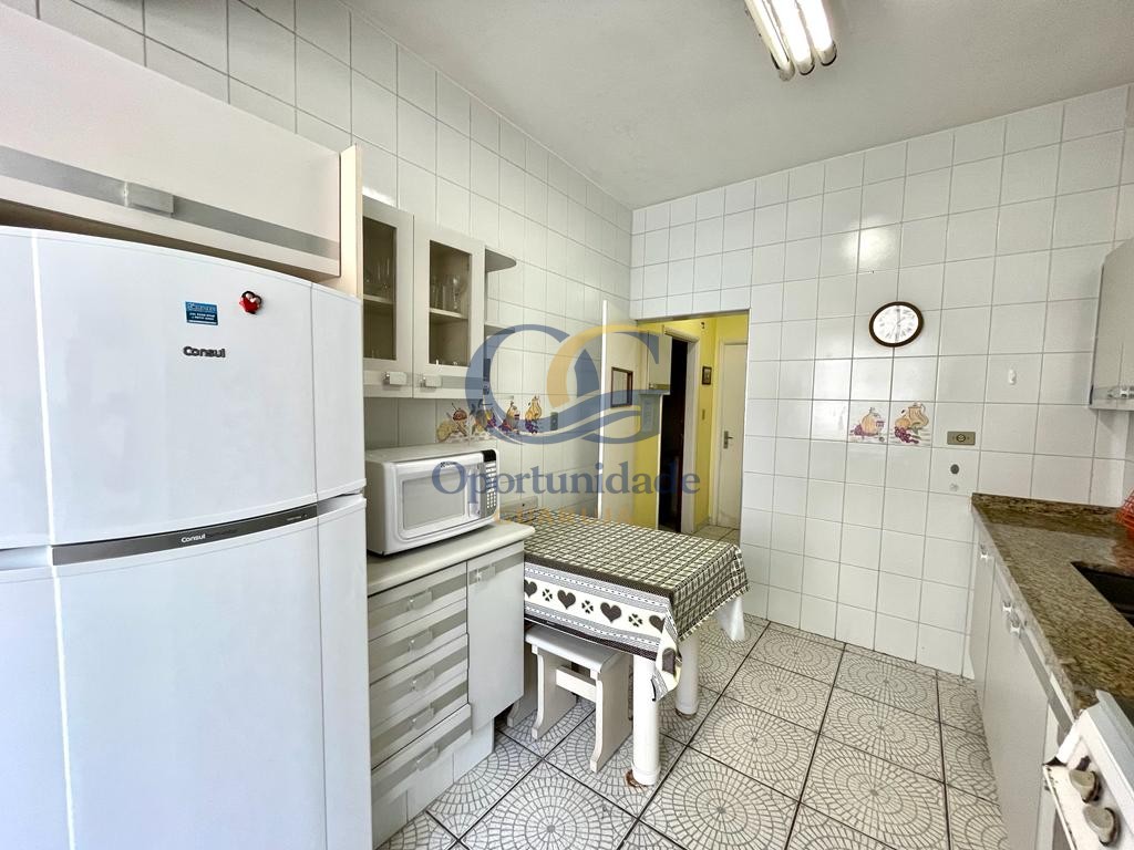 Apartamento na Praia das Pitangueiras, Guarujá - SP