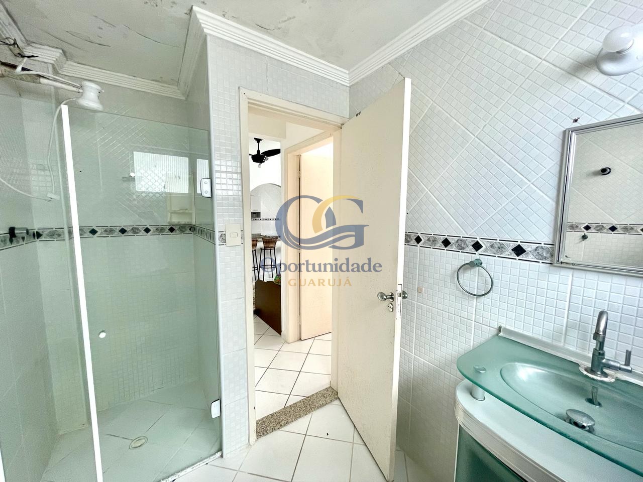 Apartamento na Praia das Pitangueiras, Guarujá - SP