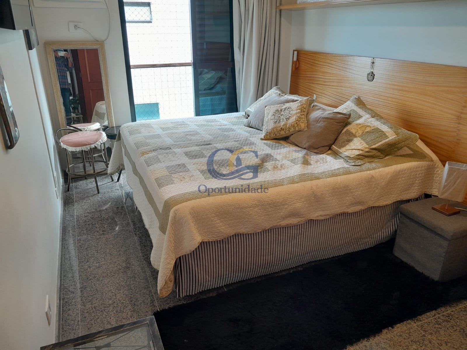 Apartamento na Praia da Enseada, Guarujá - SP