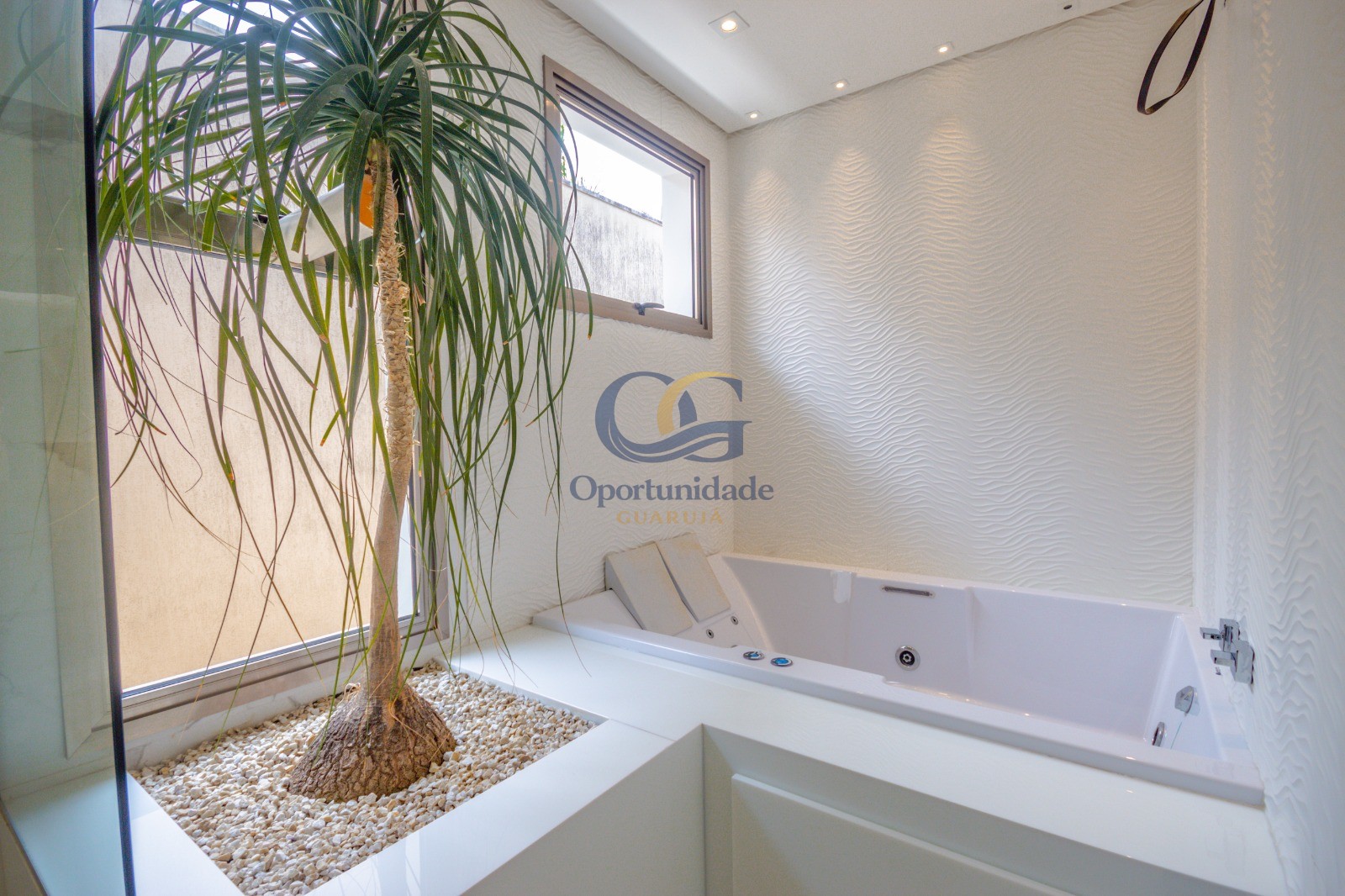 Casa em alvenaria GUARUJÁ - SP