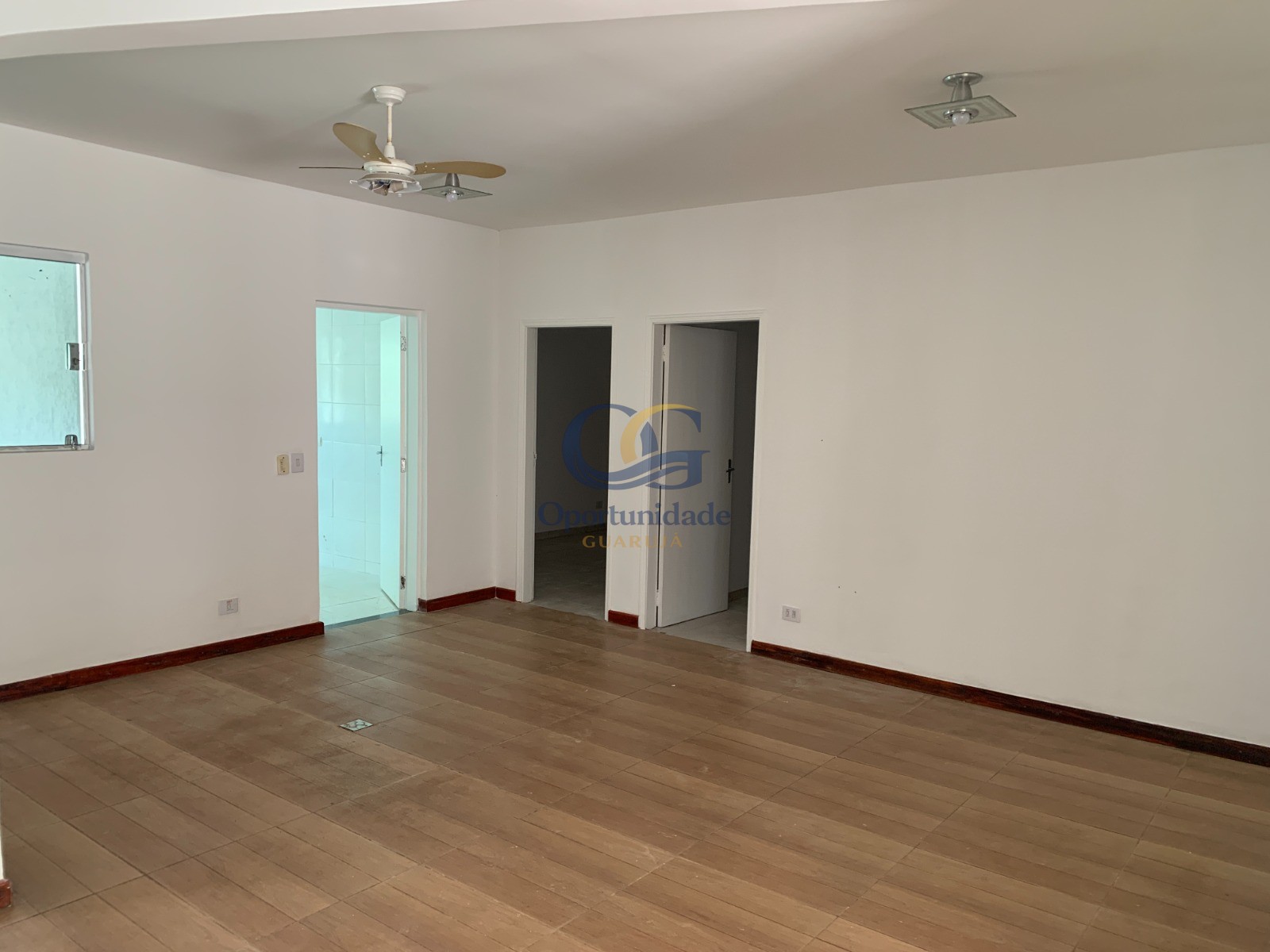 Casa em alvenaria GUARUJÁ - SP