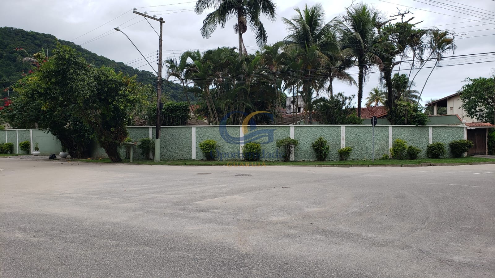 Casa em alvenaria GUARUJÁ - SP