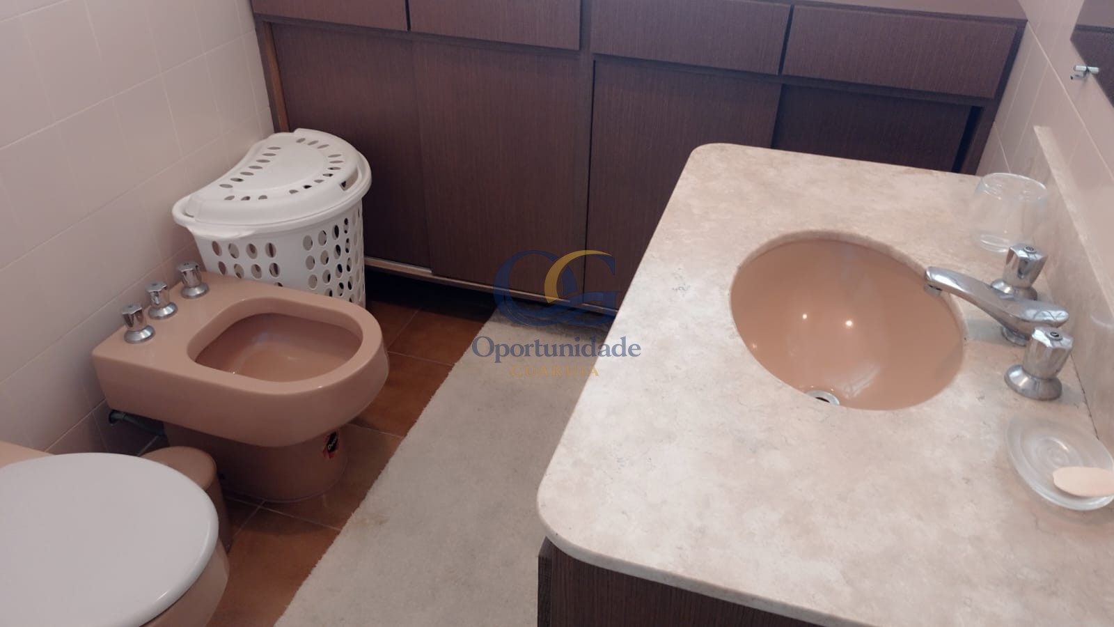 Apartamento à Venda e Locação em Pitangueiras !