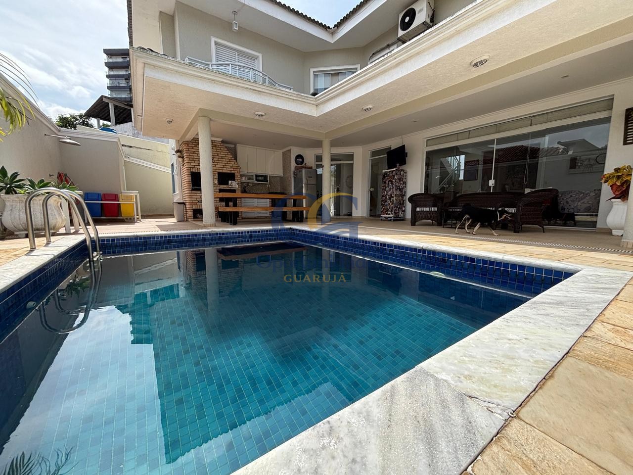 Casa à Venda Praia do Tombo - GUARUJÁ - SP