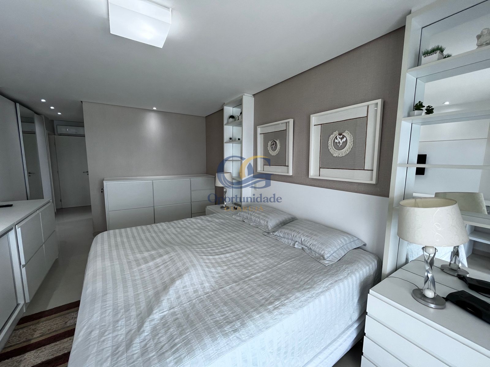 Apartamento Frente ao Mar, Praia da Enseada - GUARUJÁ - SP