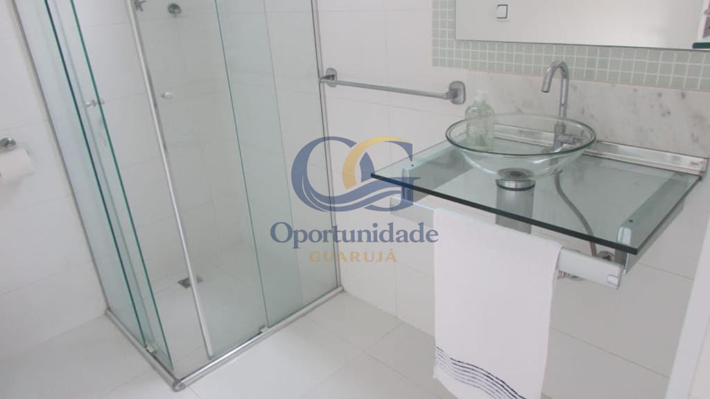 Apartamento na Praia das Pitangueiras, Guarujá - SP
