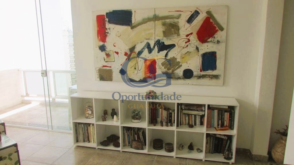 Apartamento na Praia das Pitangueiras, Guarujá - SP
