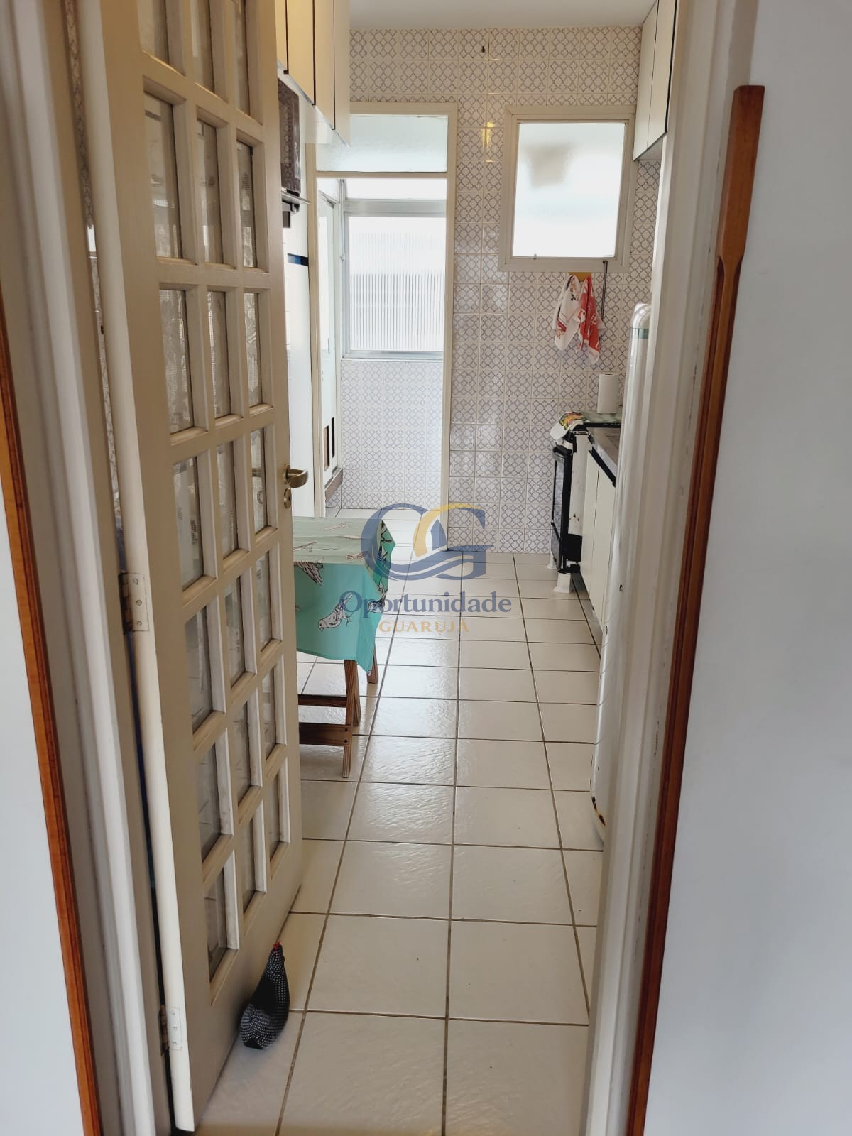 Apartamento na Praia das Pitangueiras, Guarujá - SP