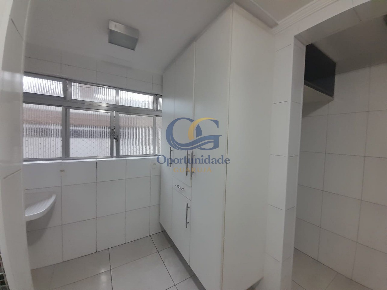 Apartamento na Praia da Enseada, Guarujá - SP