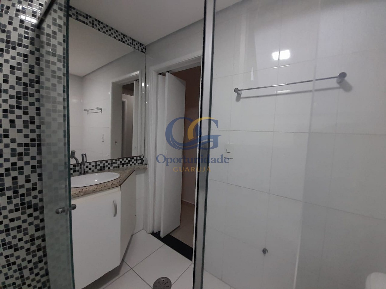 Apartamento na Praia da Enseada, Guarujá - SP
