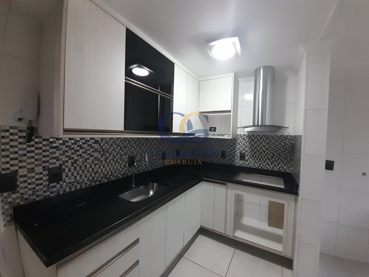 Apartamento na Praia da Enseada, Guarujá - SP