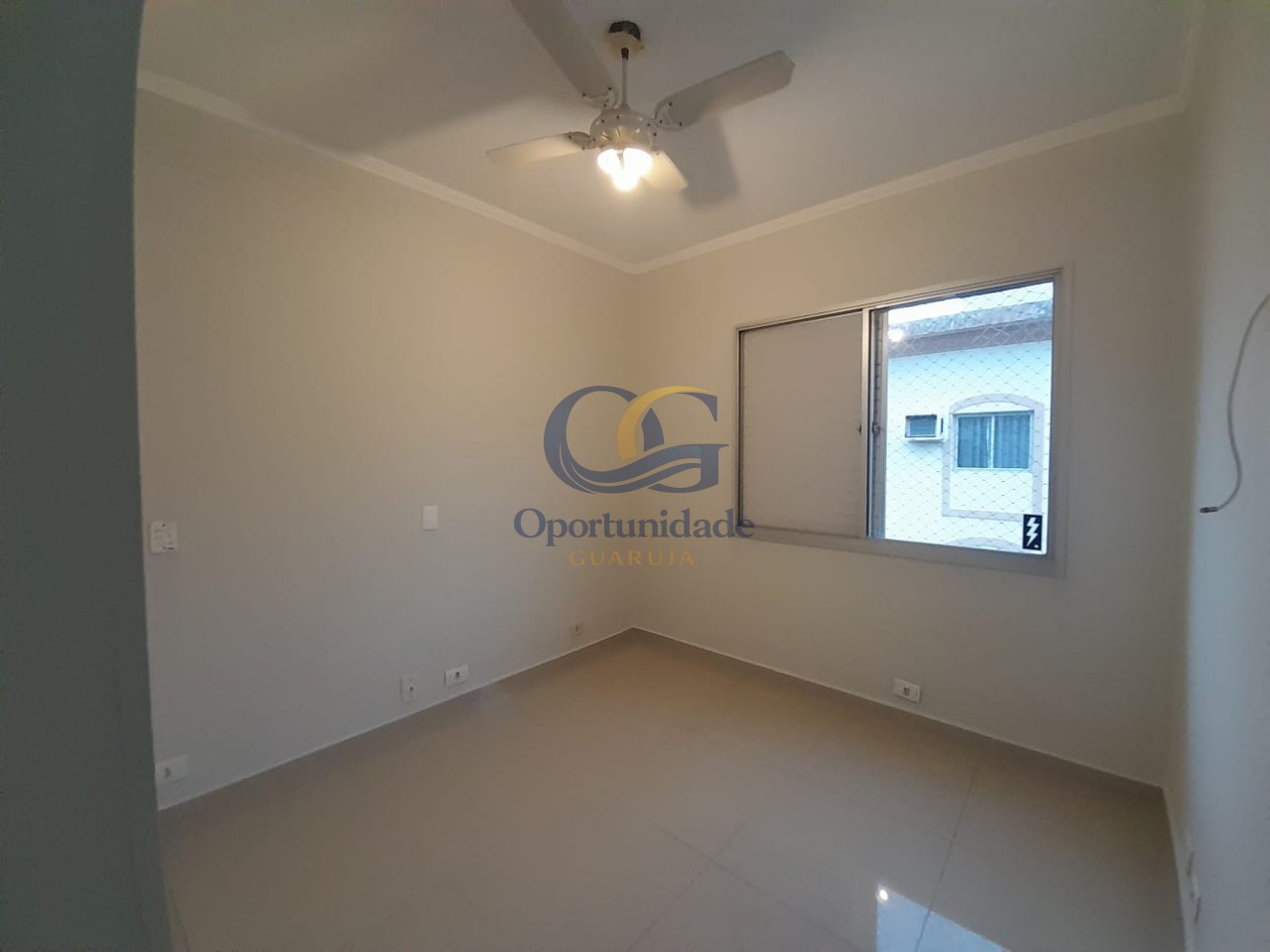 Apartamento na Praia da Enseada, Guarujá - SP