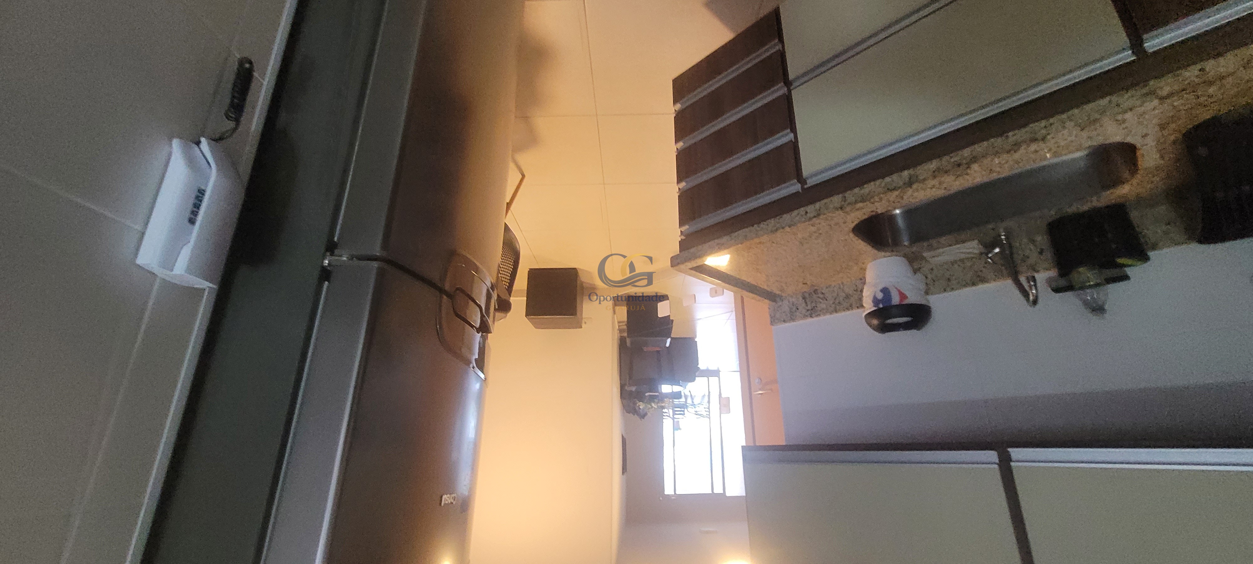 Apartamento na Praia da Enseada, Guarujá - SP