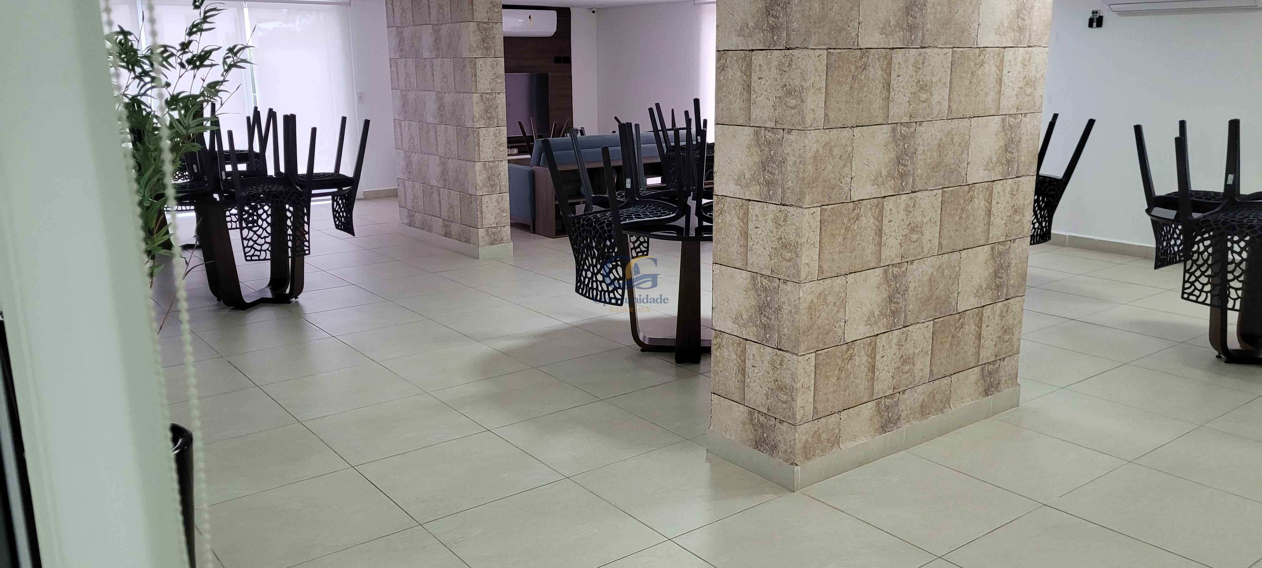 Apartamento na Praia da Enseada, Guarujá - SP
