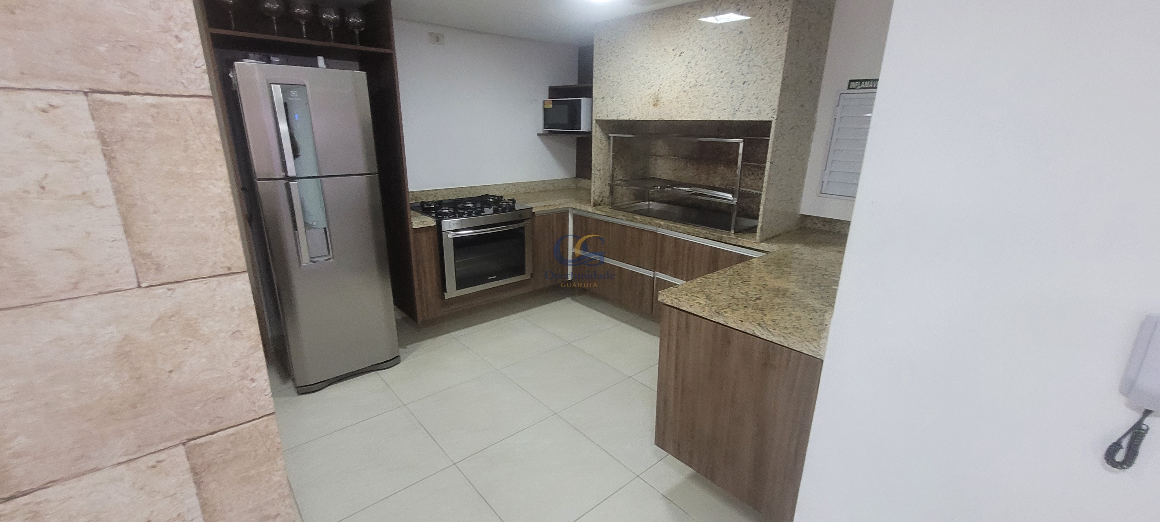 Apartamento na Praia da Enseada, Guarujá - SP