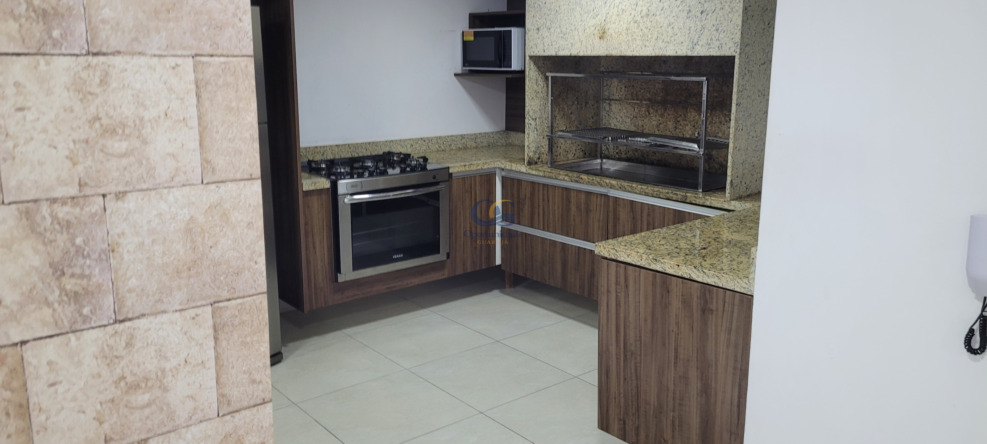 Apartamento na Praia da Enseada, Guarujá - SP
