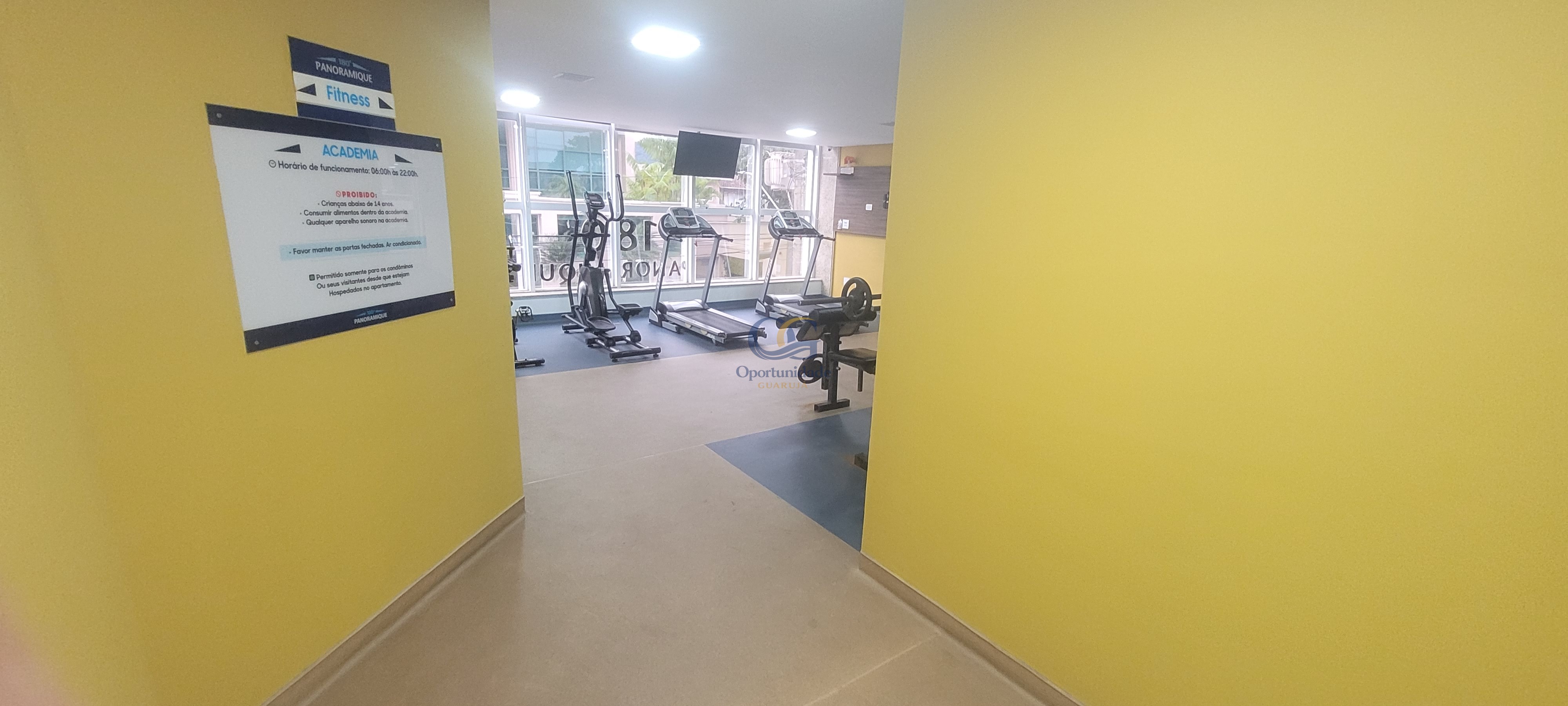 Apartamento na Praia da Enseada, Guarujá - SP