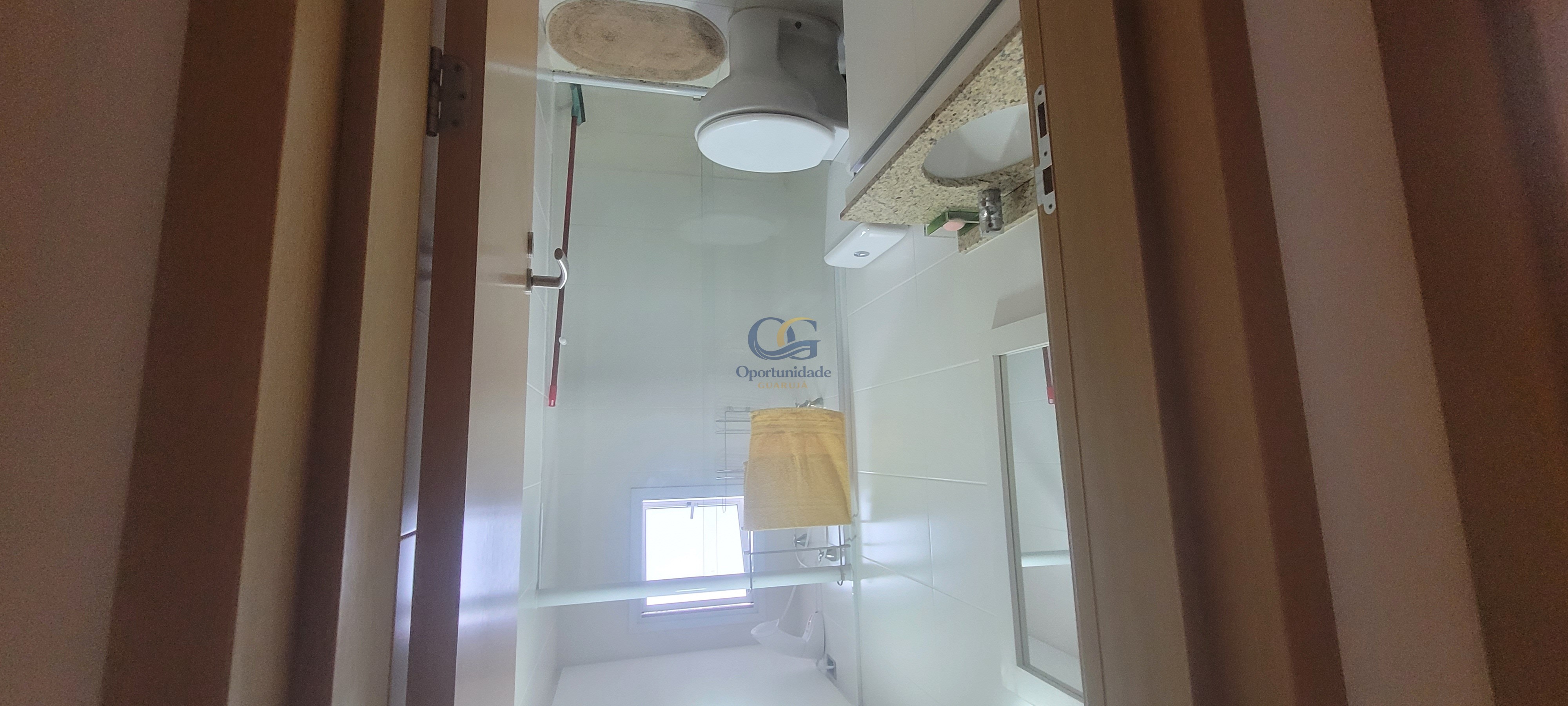 Apartamento na Praia da Enseada, Guarujá - SP