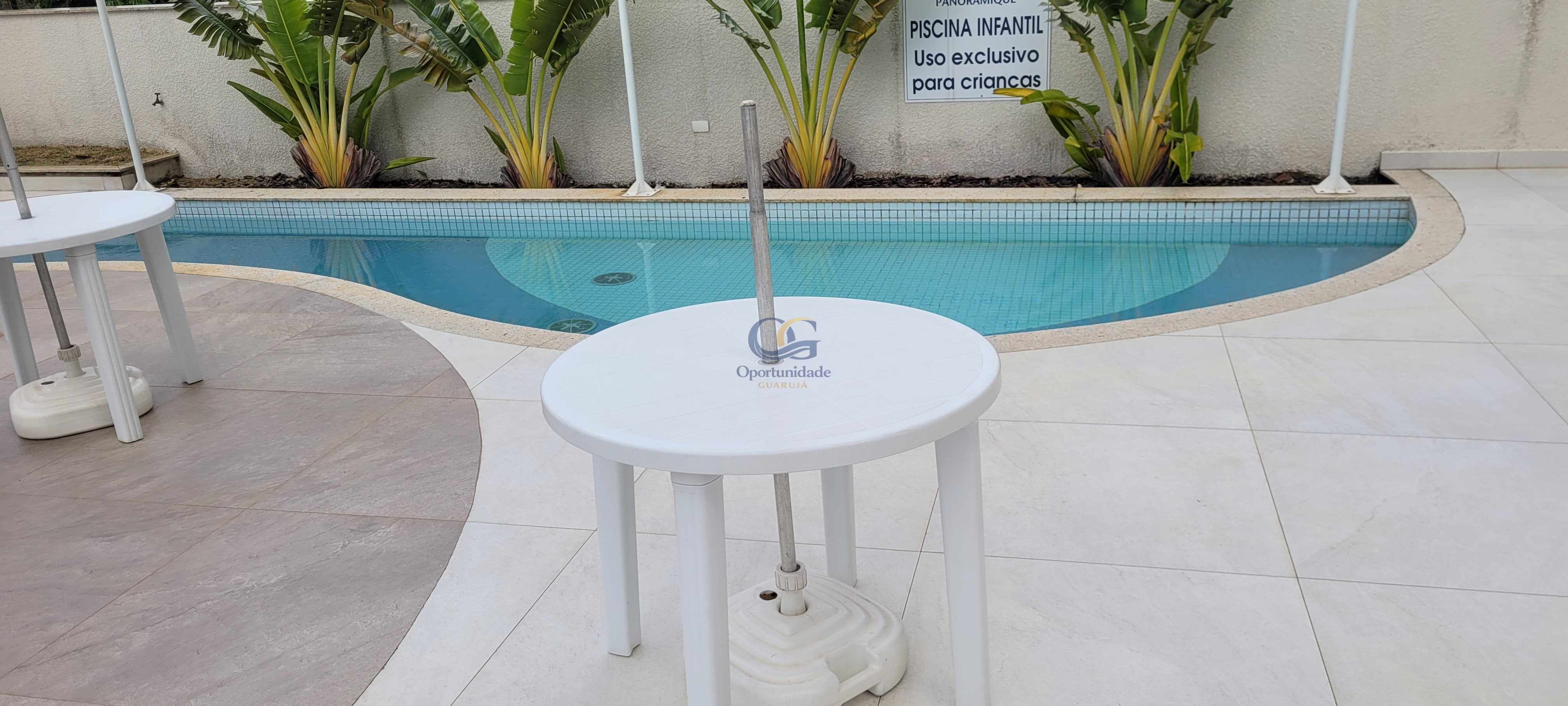 Apartamento na Praia da Enseada, Guarujá - SP