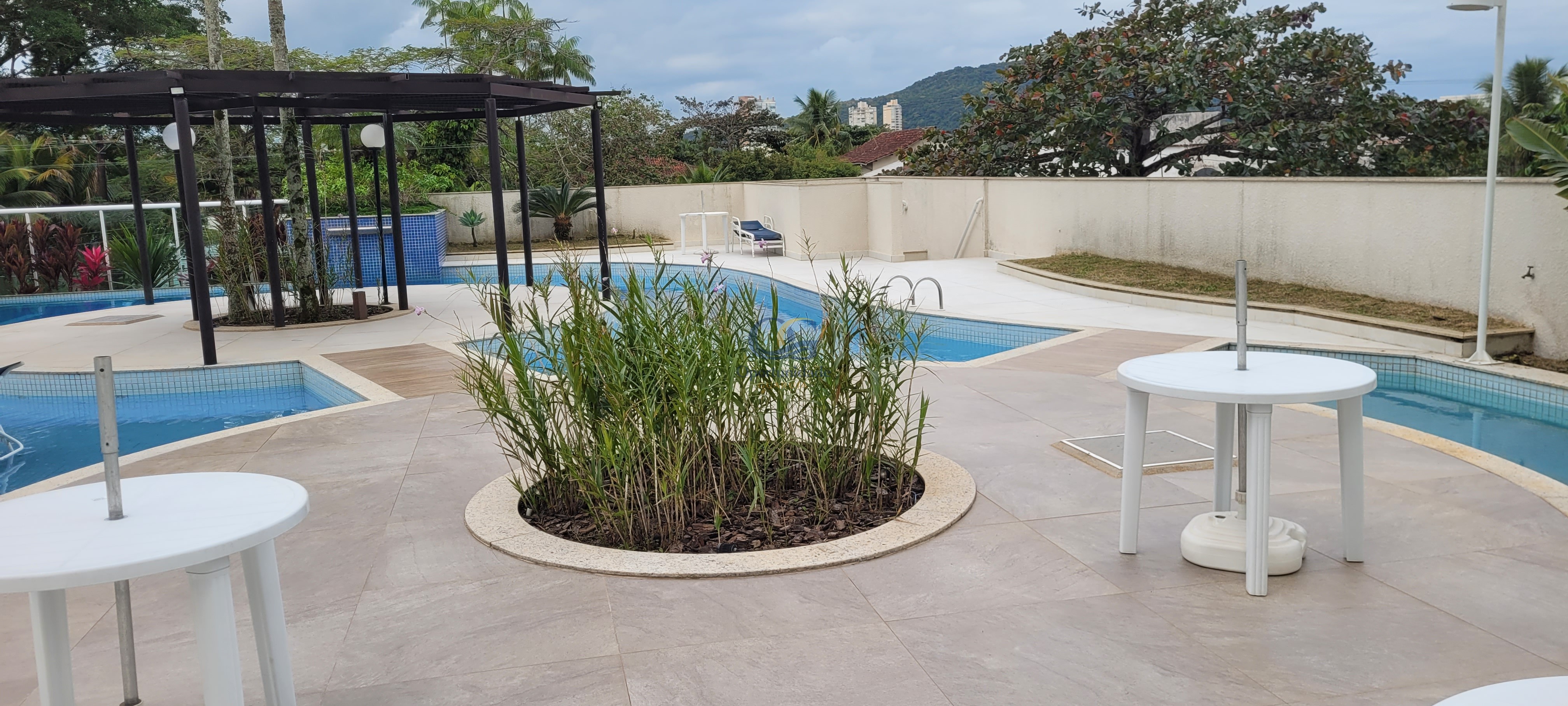 Apartamento na Praia da Enseada, Guarujá - SP