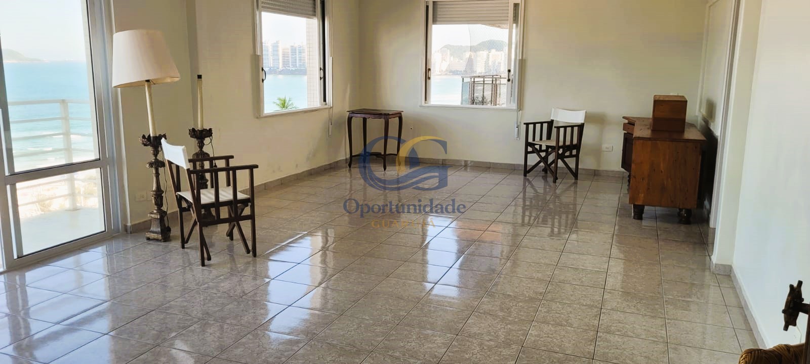 Apartamento Frente ao Mar nas Pitangueiras, Guarujá - SP