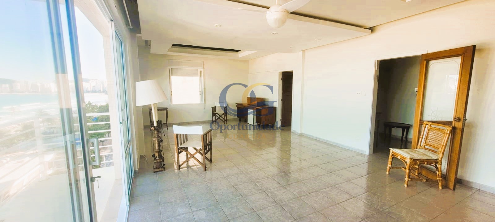 Apartamento Frente ao Mar nas Pitangueiras, Guarujá - SP
